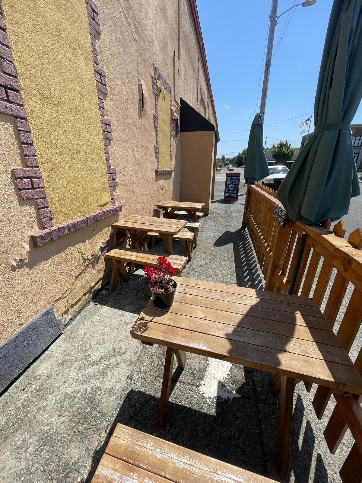 Hoquiam Brewing Co. restaurant view 2