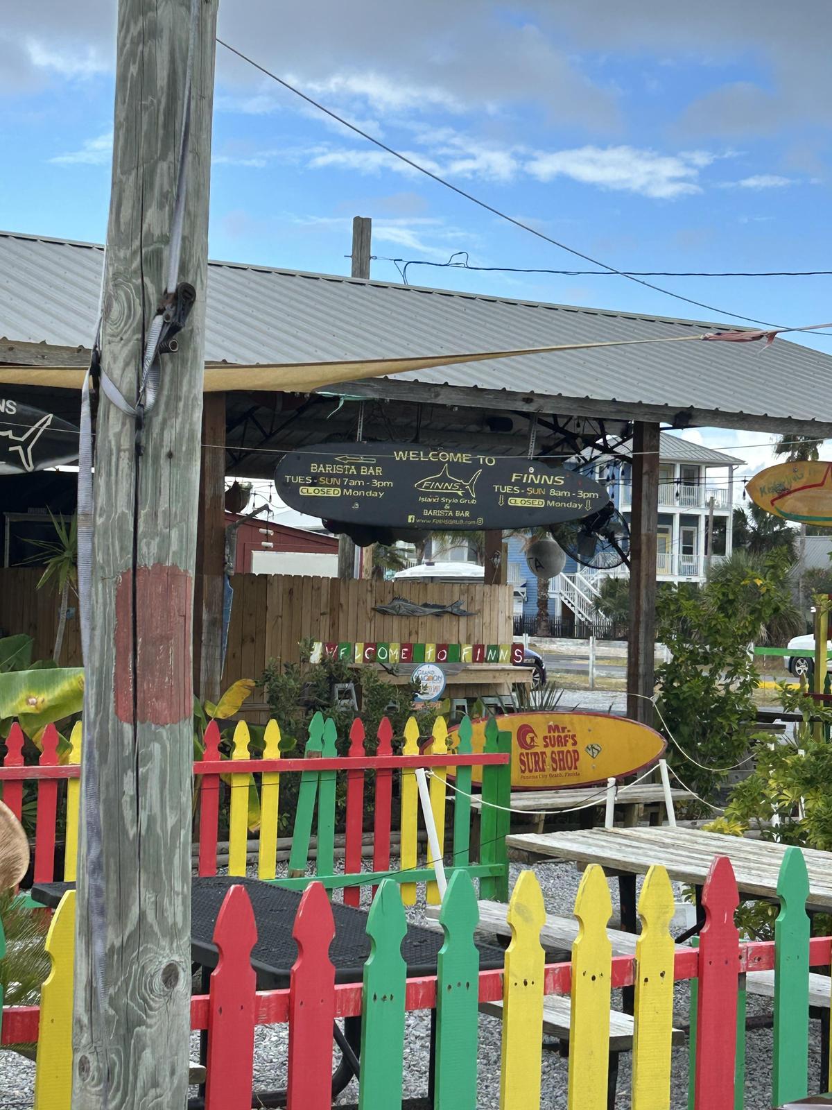 Finns Island Style Grub & Smoothies restaurant view 1