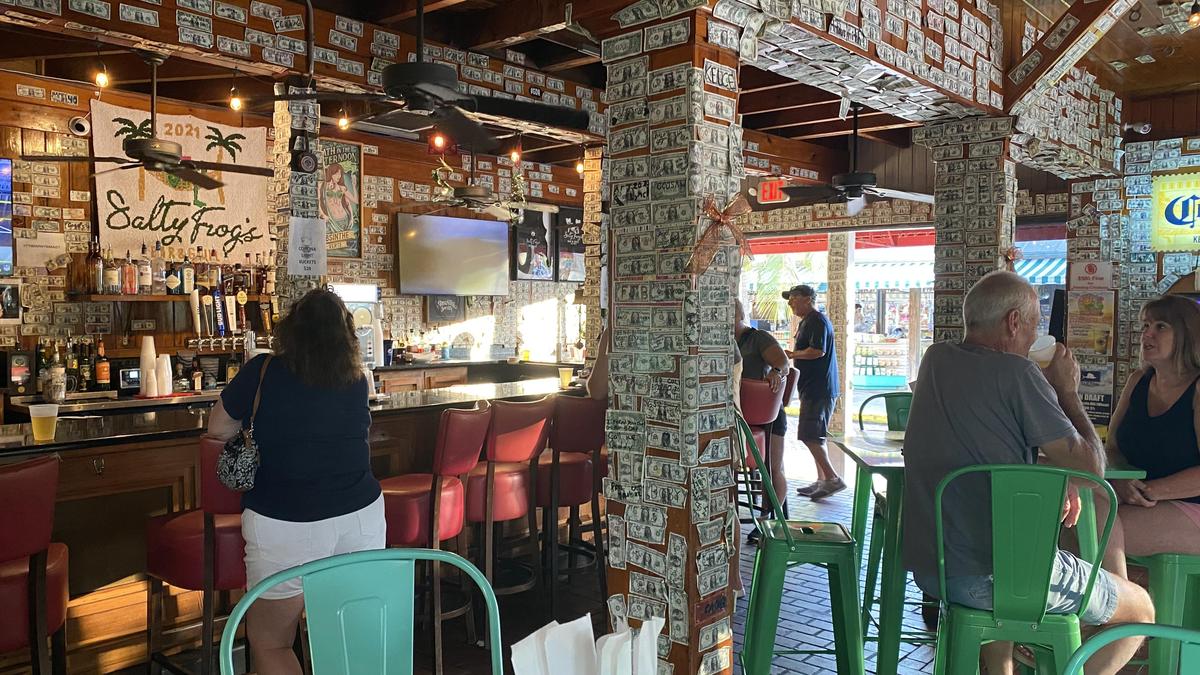 Salty Frog’s Bar & Grill restaurant view 1