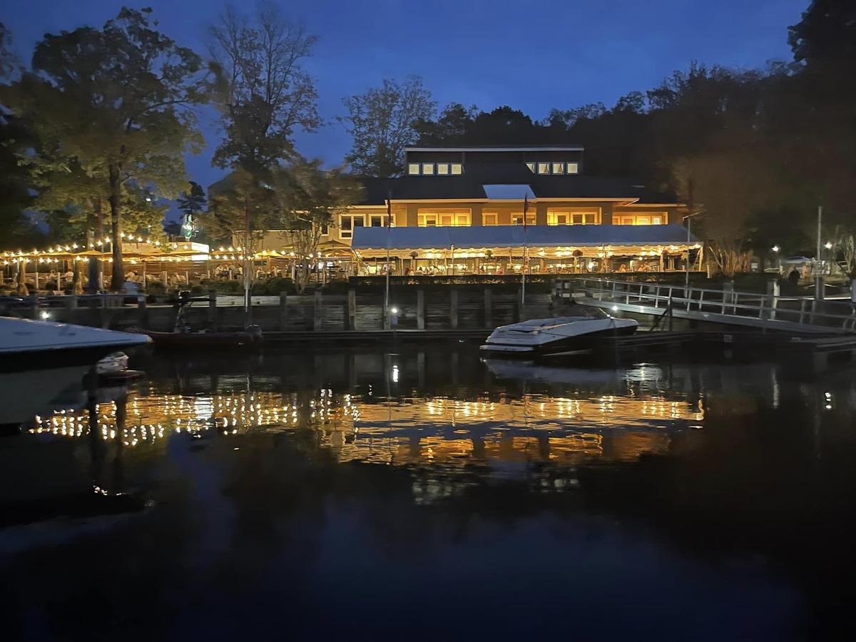 North Harbor Club restaurant view 3