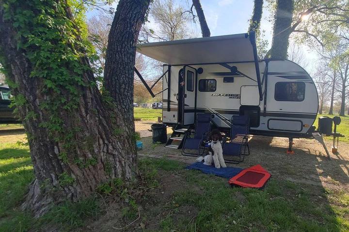 Pet Friendly Tuttle Creek State Park Campground