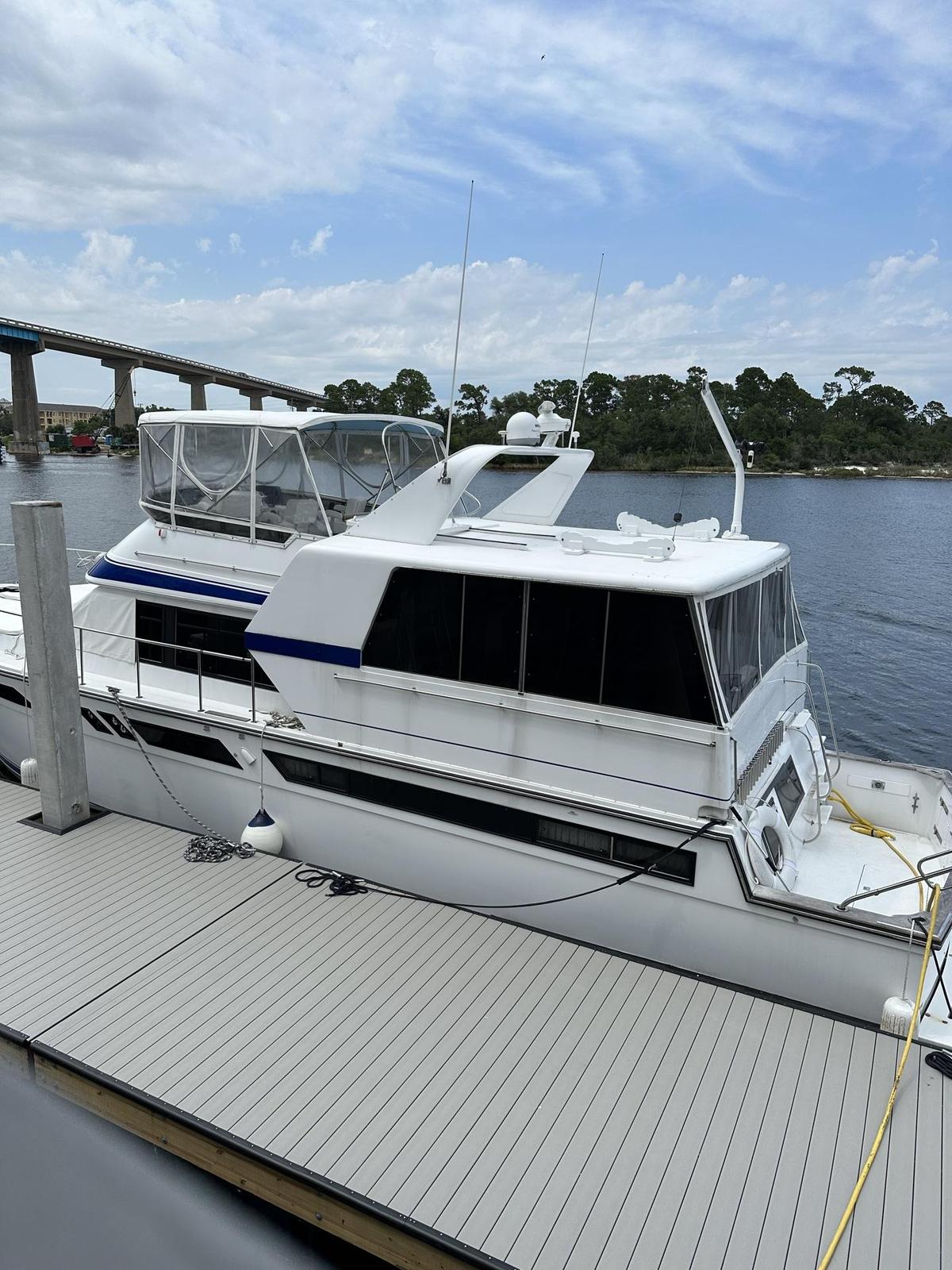 Perdido Key Oyster Restaurant & Marina restaurant view 2