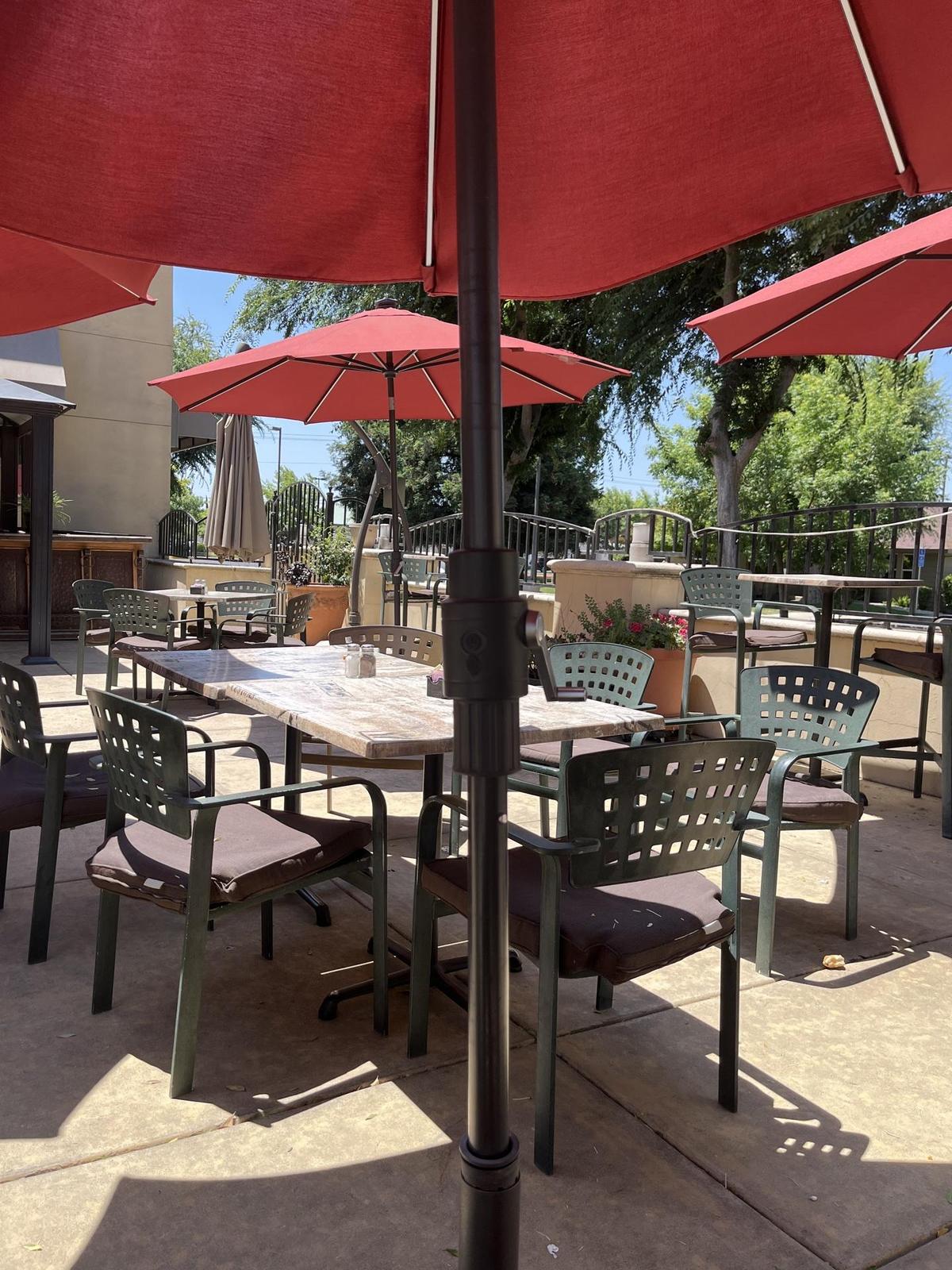 Strings Italian Cafe restaurant view 1