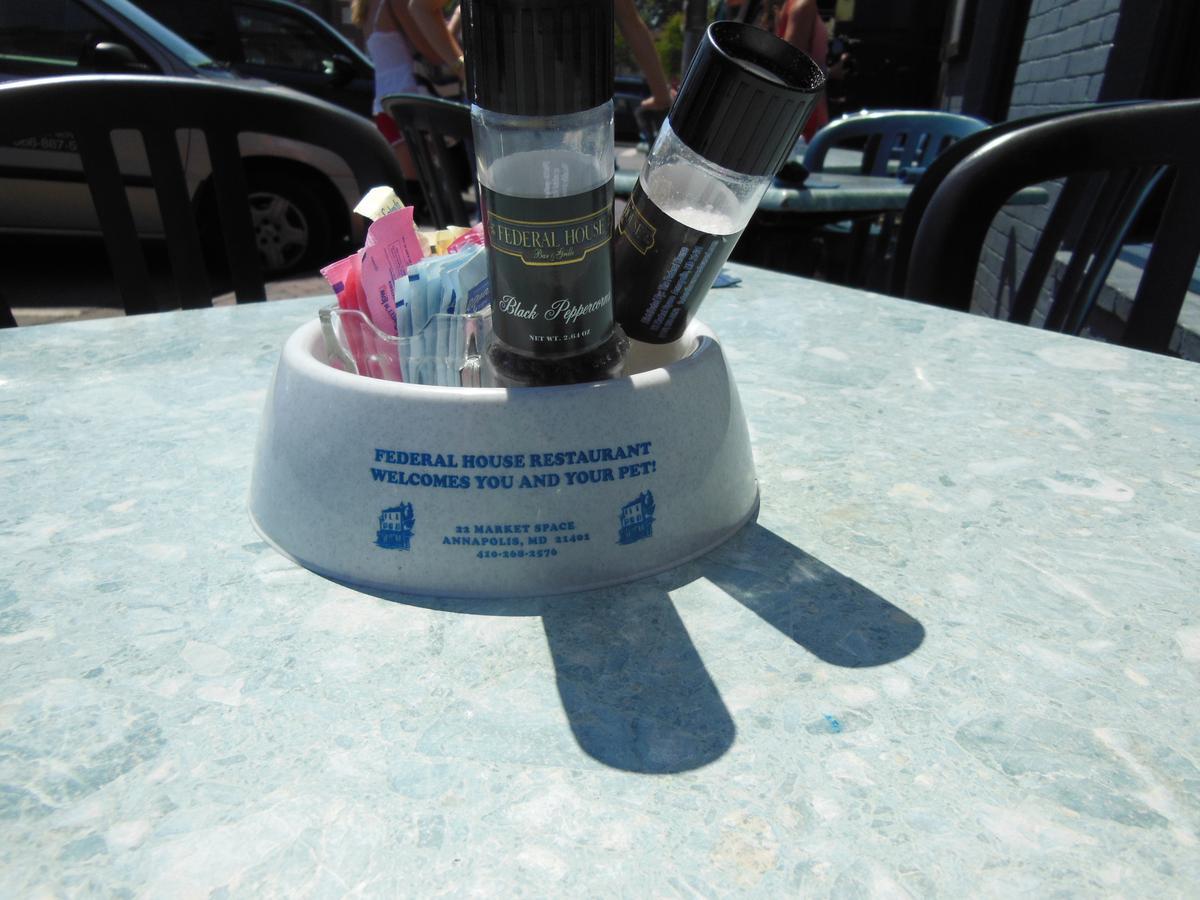 Federal House Bar & Grill restaurant view 5