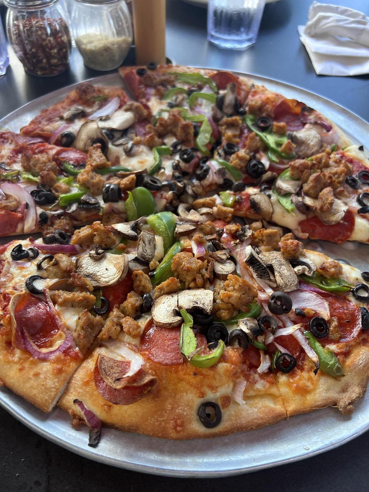 Old Chicago Pizza & Taproom restaurant view 1