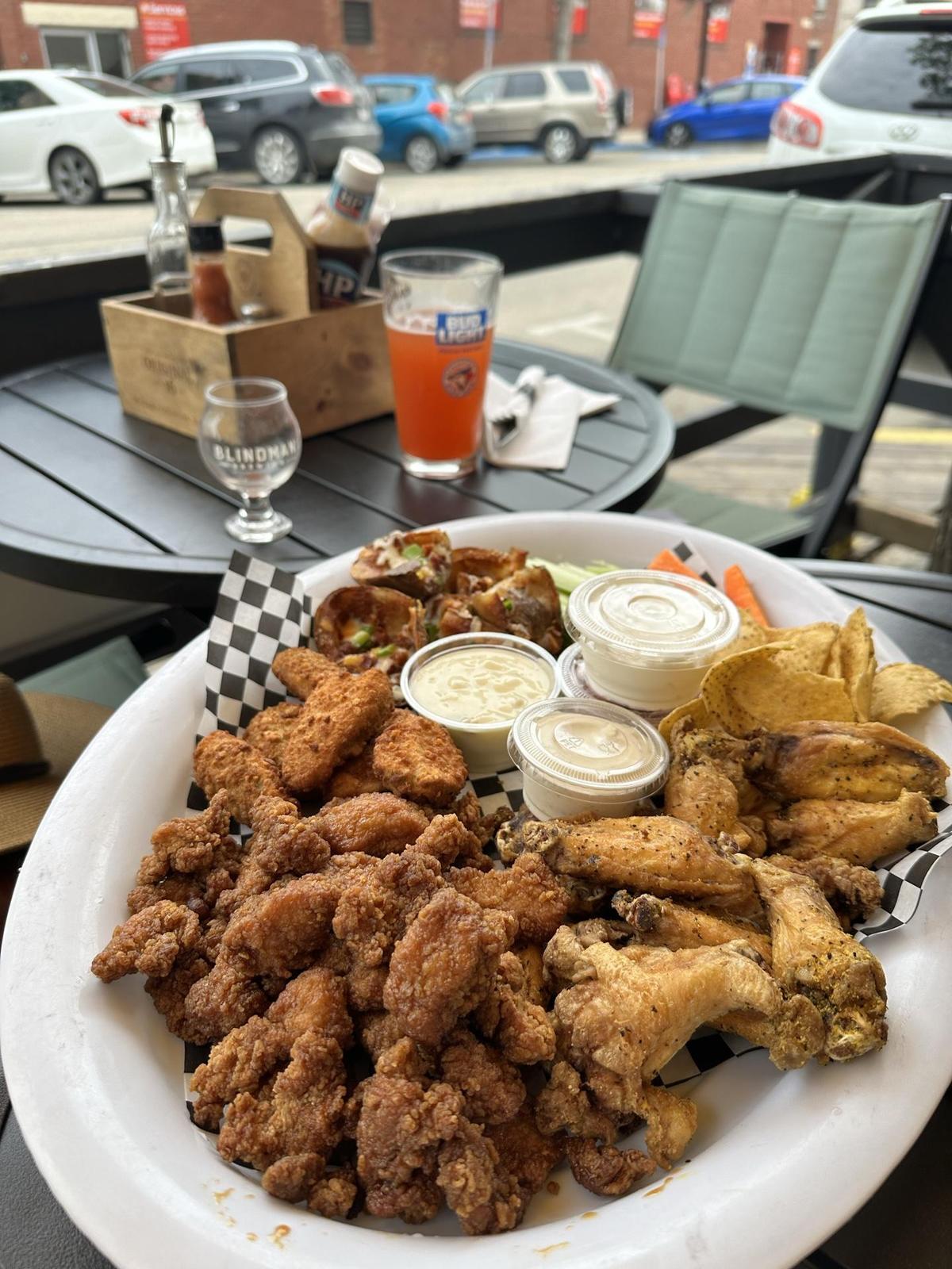 Ugly's Pub & Grill restaurant view 1
