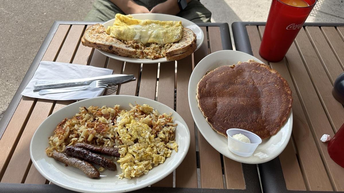 Arnold's Roadside Cafe restaurant view 1