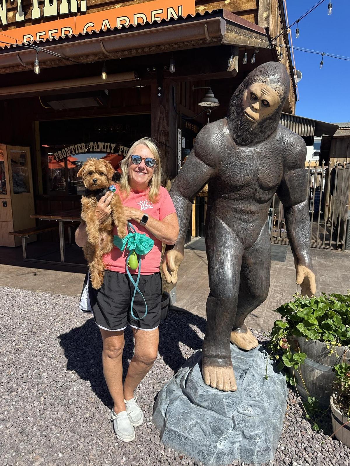 Frontier Barbeque & Beer Garden restaurant view 2