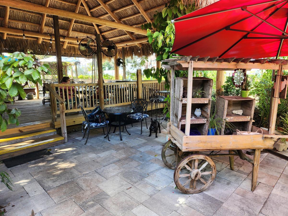 Faded Bistro & Beer Garden restaurant view 1