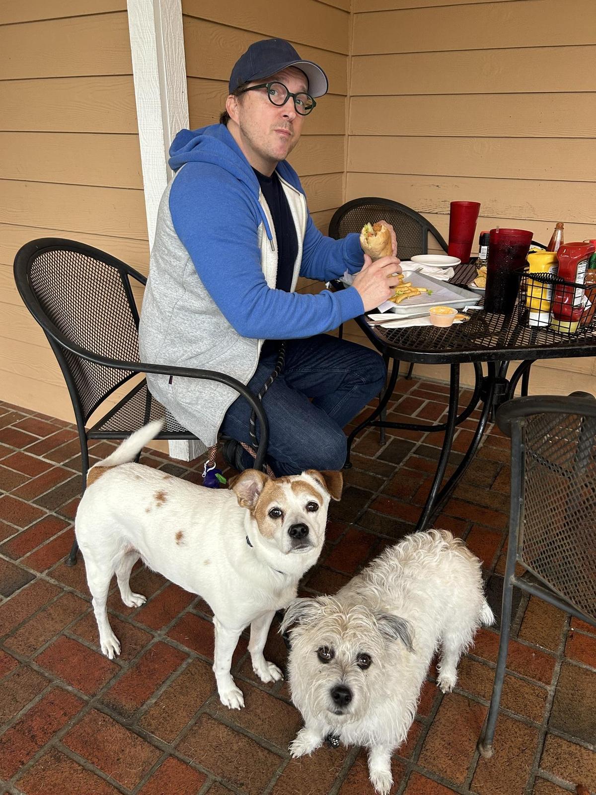 Wahoo Seafood Grill restaurant view 3