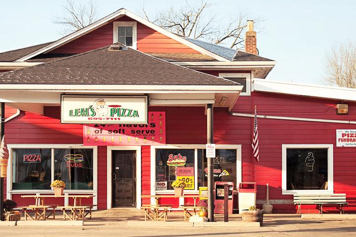 Pet Friendly Lem's Pizza