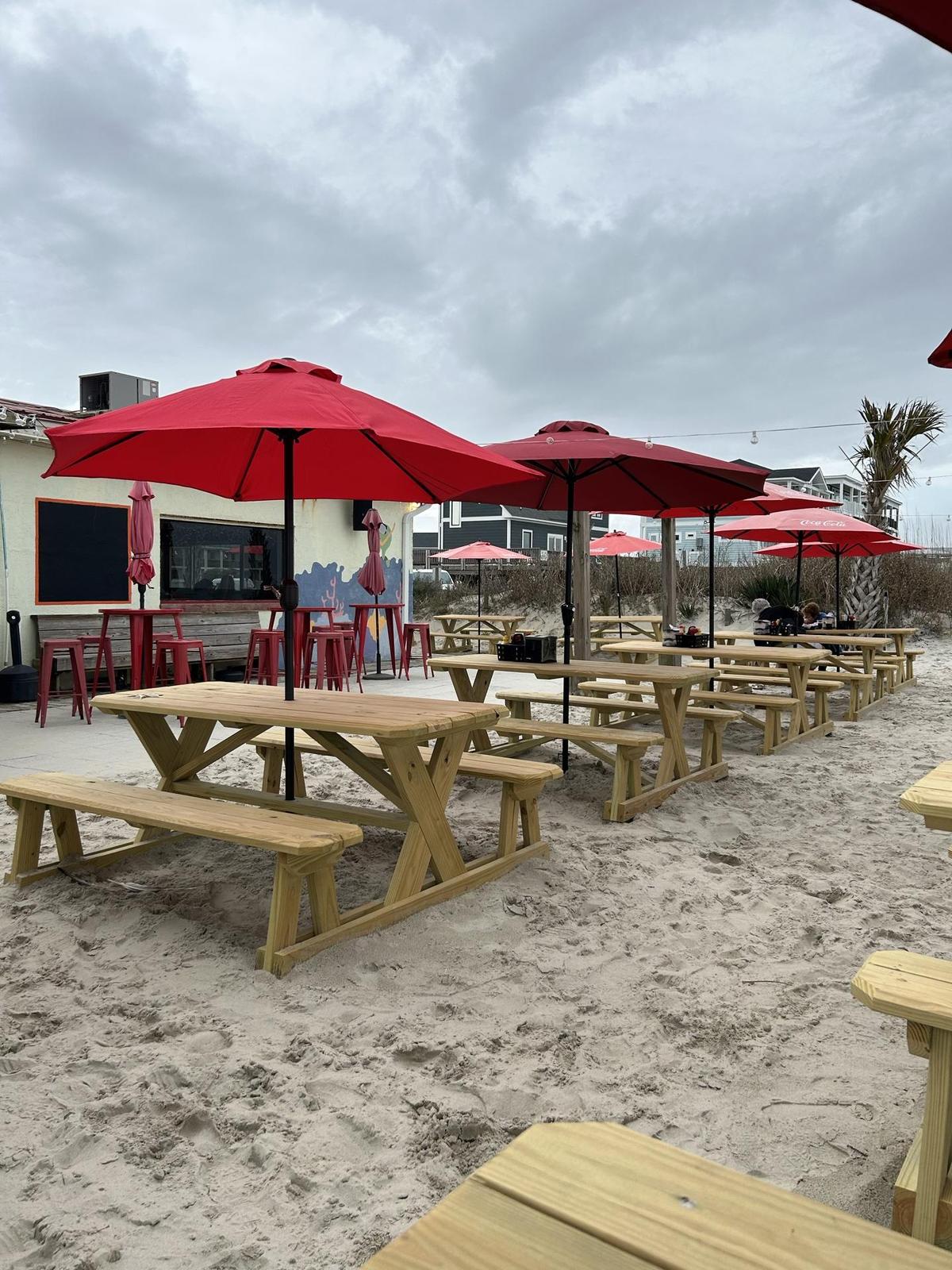 Lazy Turtle Bar & Grill restaurant view 1