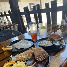 Dine n Dash Pub & Grill restaurant view 1