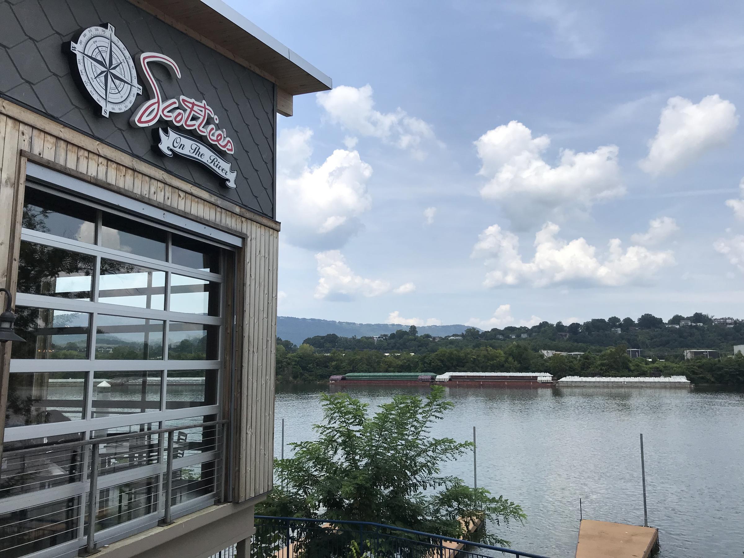 Dog Friendly Seafood Restaurants in Chattanooga, TN BringFido