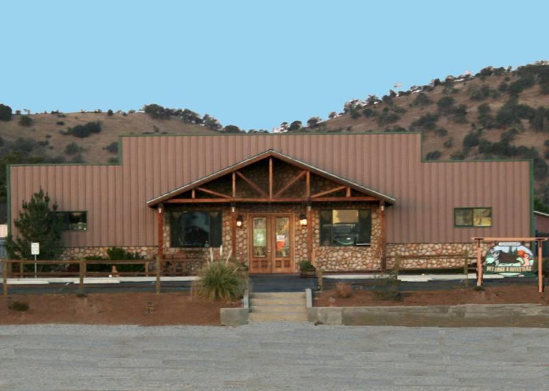 Tehachapi Pet Lodge Outfitters