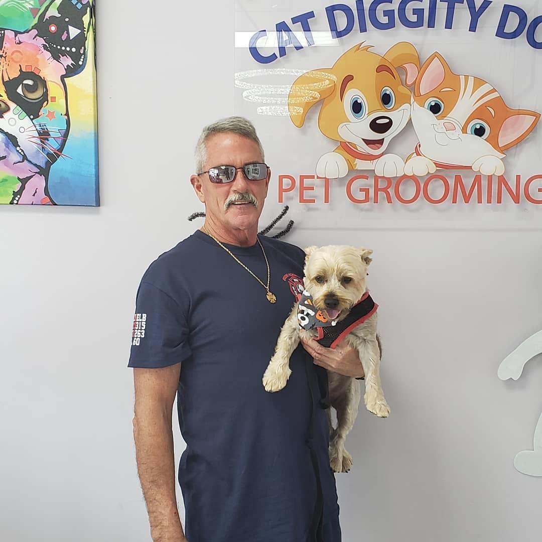 Pet Friendly Cat Diggity Dog Salon - Dog Grooming & Cat Grooming