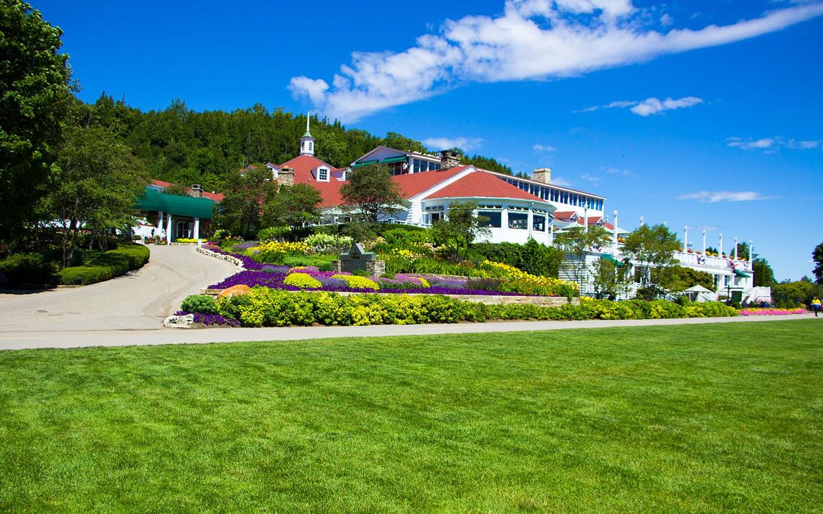 mackinac island pet friendly restaurants