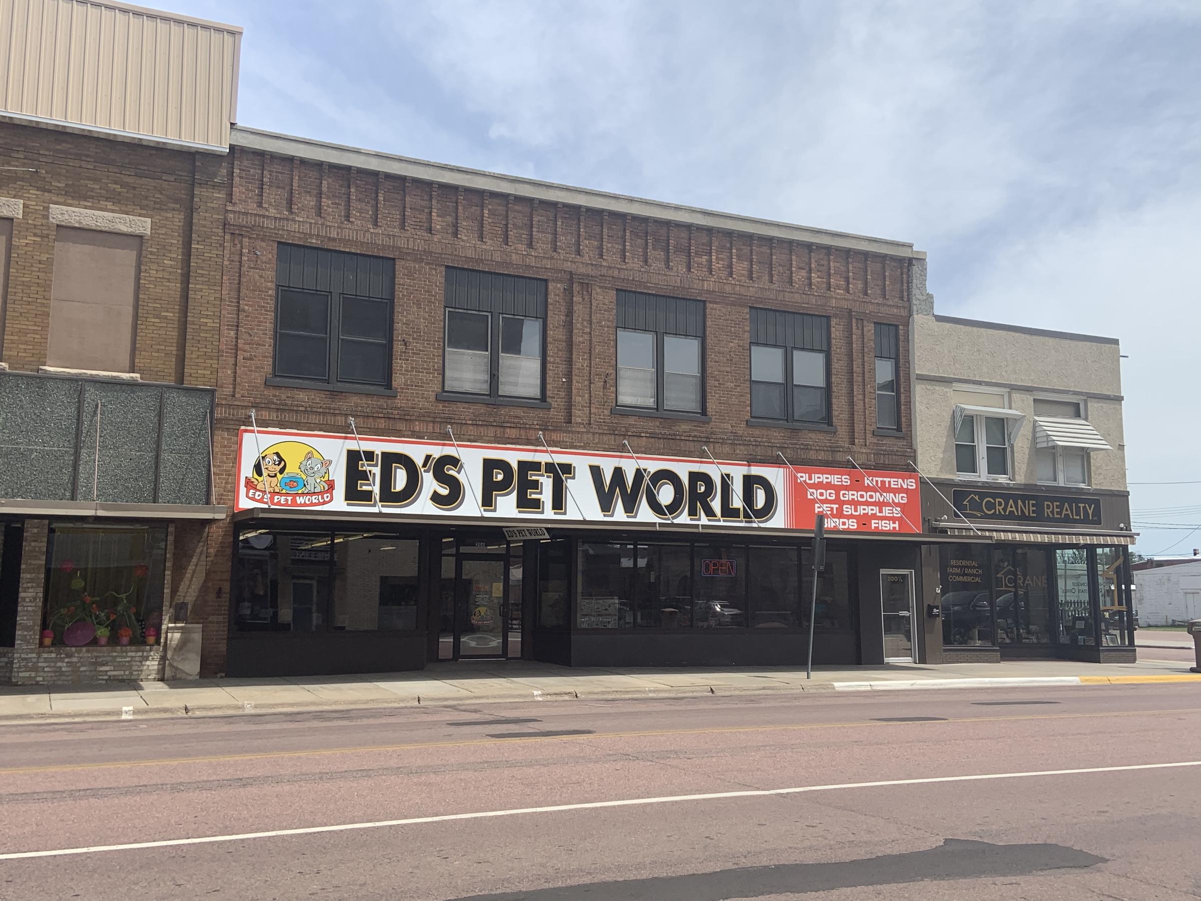 Pet Friendly Ed's Pet World