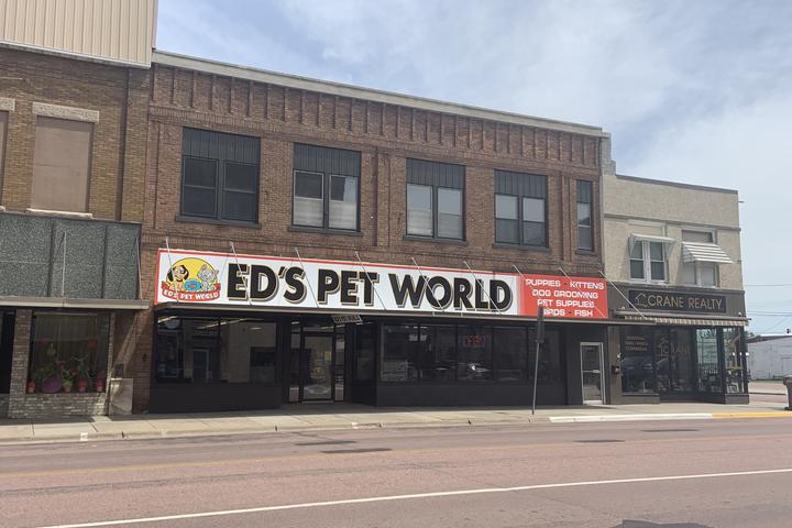 Pet Friendly Ed's Pet World