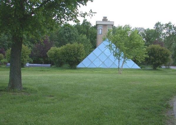 Pet Friendly Pyramid Hill Sculpture Park & Museum