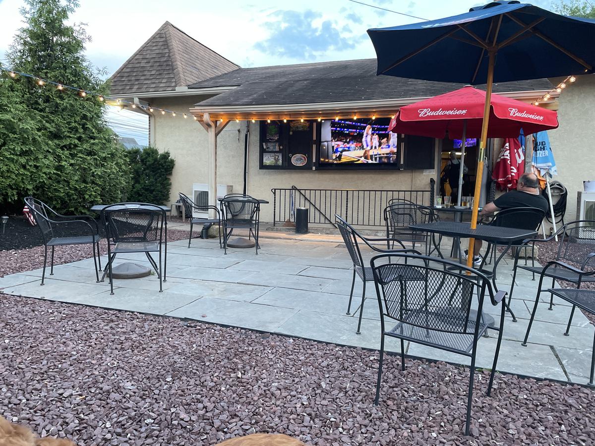 Lucky Dog Bar & Grill Is Pet Friendly