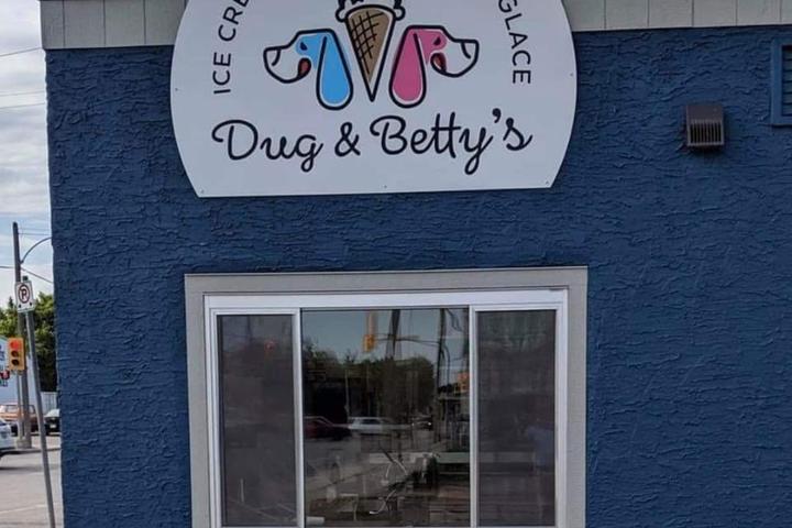 Pet Friendly Dug & Betty's Ice Creamery & Café