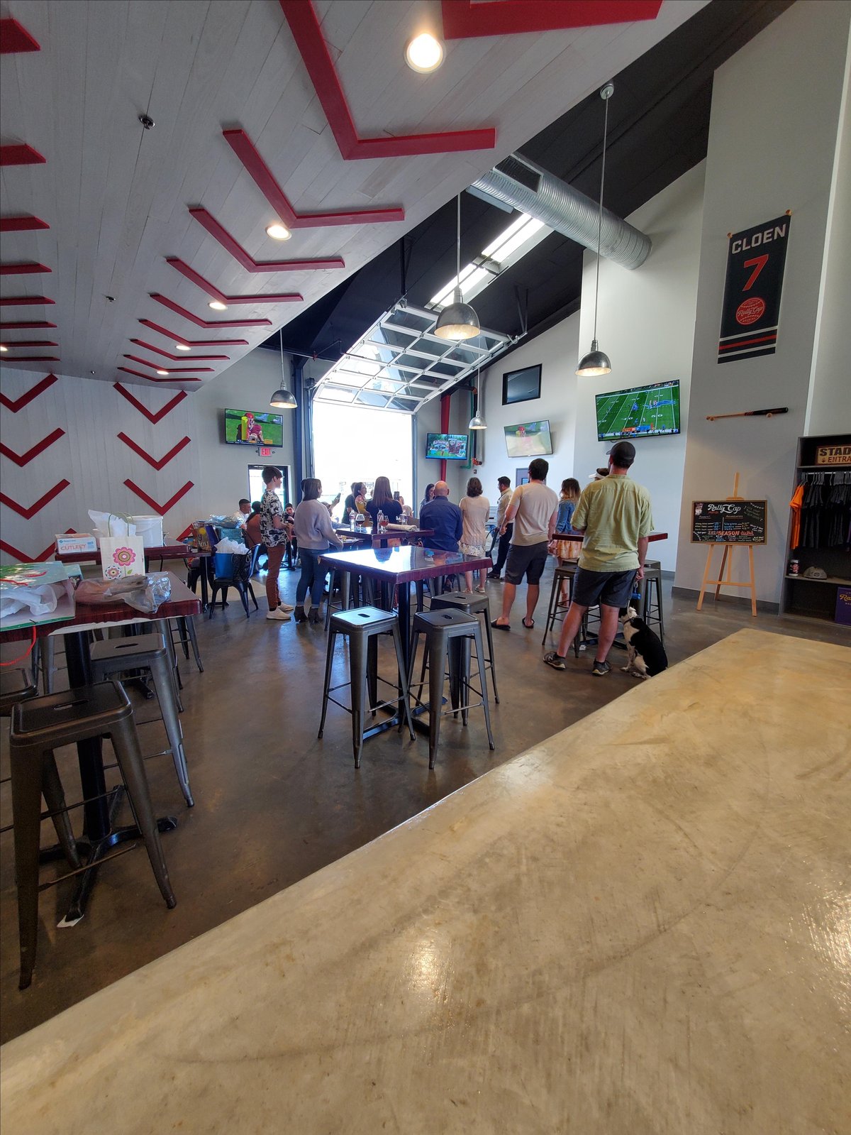 An interior image of Rally Cap Brewing Company, a pet-friendly brewery located in Baton Rouge, LA.