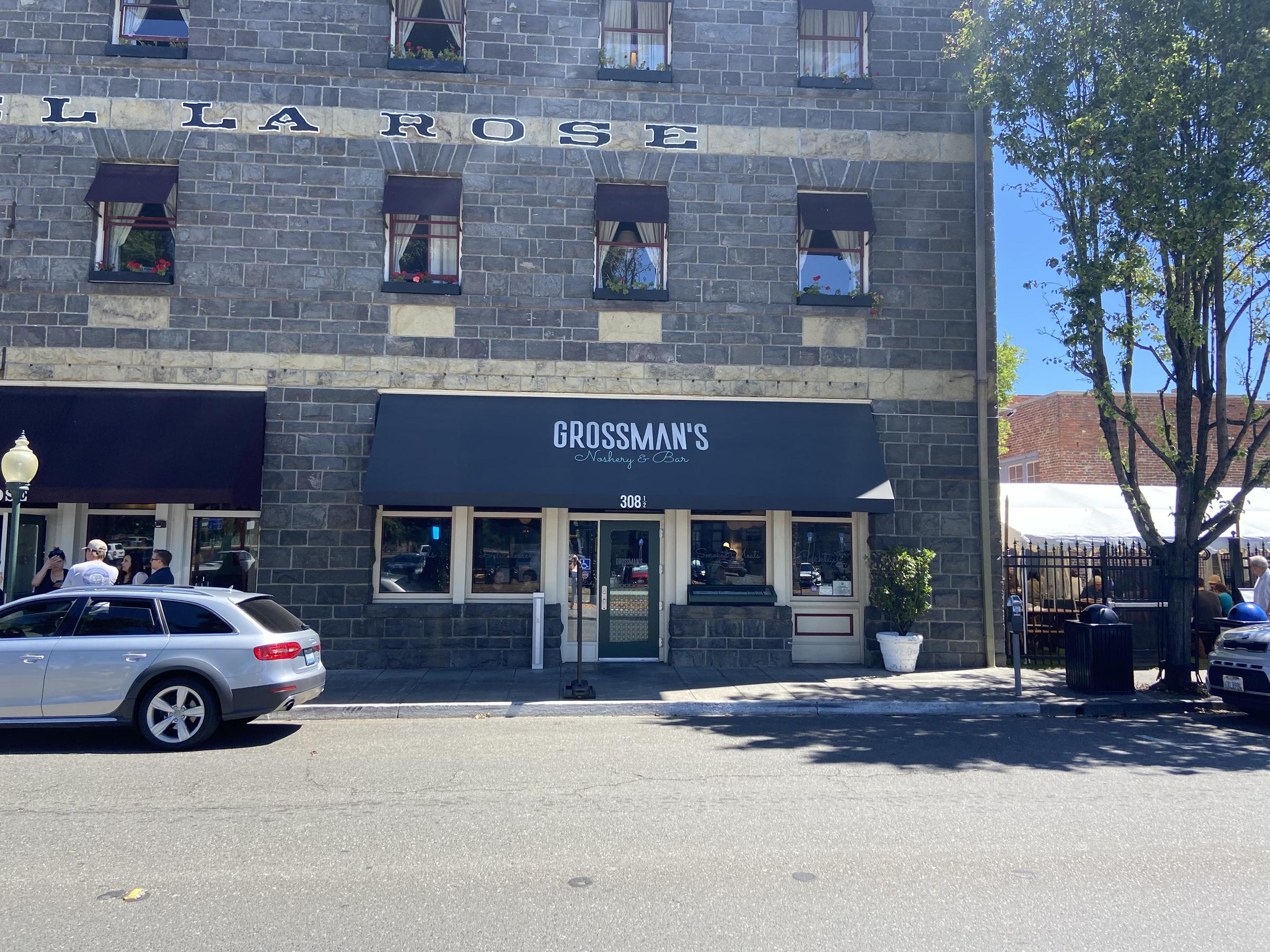 Pet Friendly Grossman's Noshery & Bar