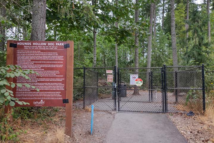 Pet Friendly Hounds Hollow Dog Park