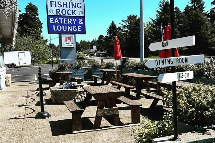 Pet Friendly Fishing Rock Eatery & Lounge