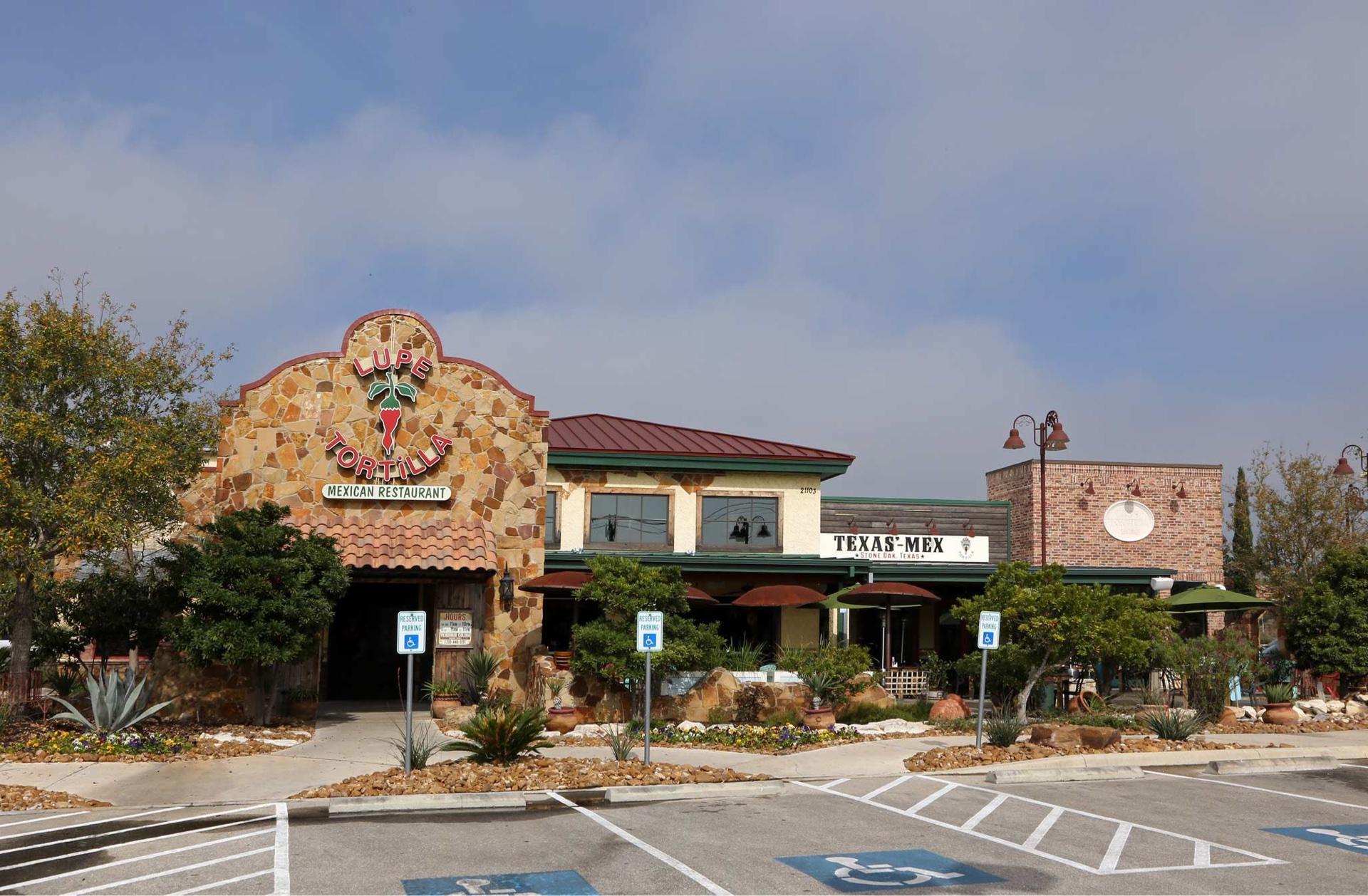 Lupe Tortilla Mexican Restaurant Pet Policy