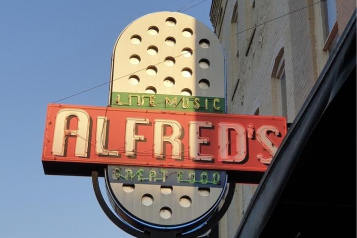 Pet Friendly Alfred's On Beale