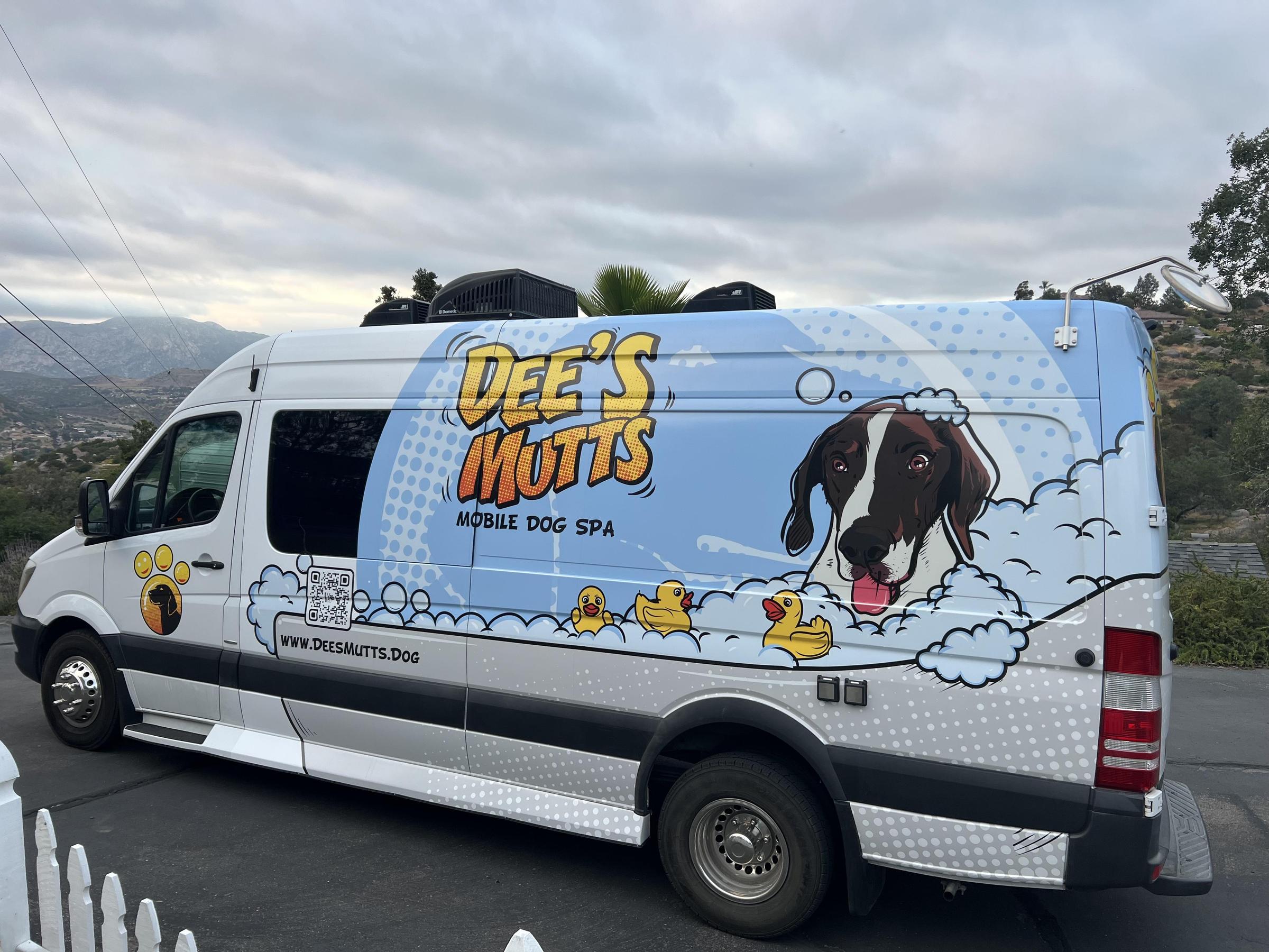 Pet Friendly Dee's Mutts Mobile Dog Spa