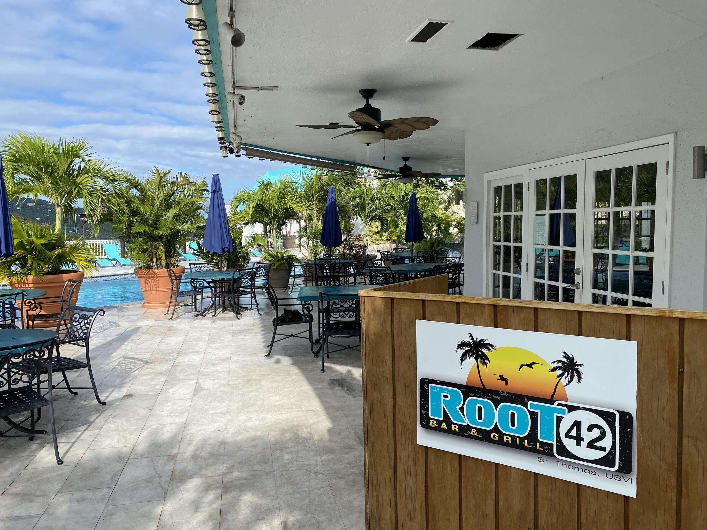 Pet Friendly RooT 42 Bar And Grill