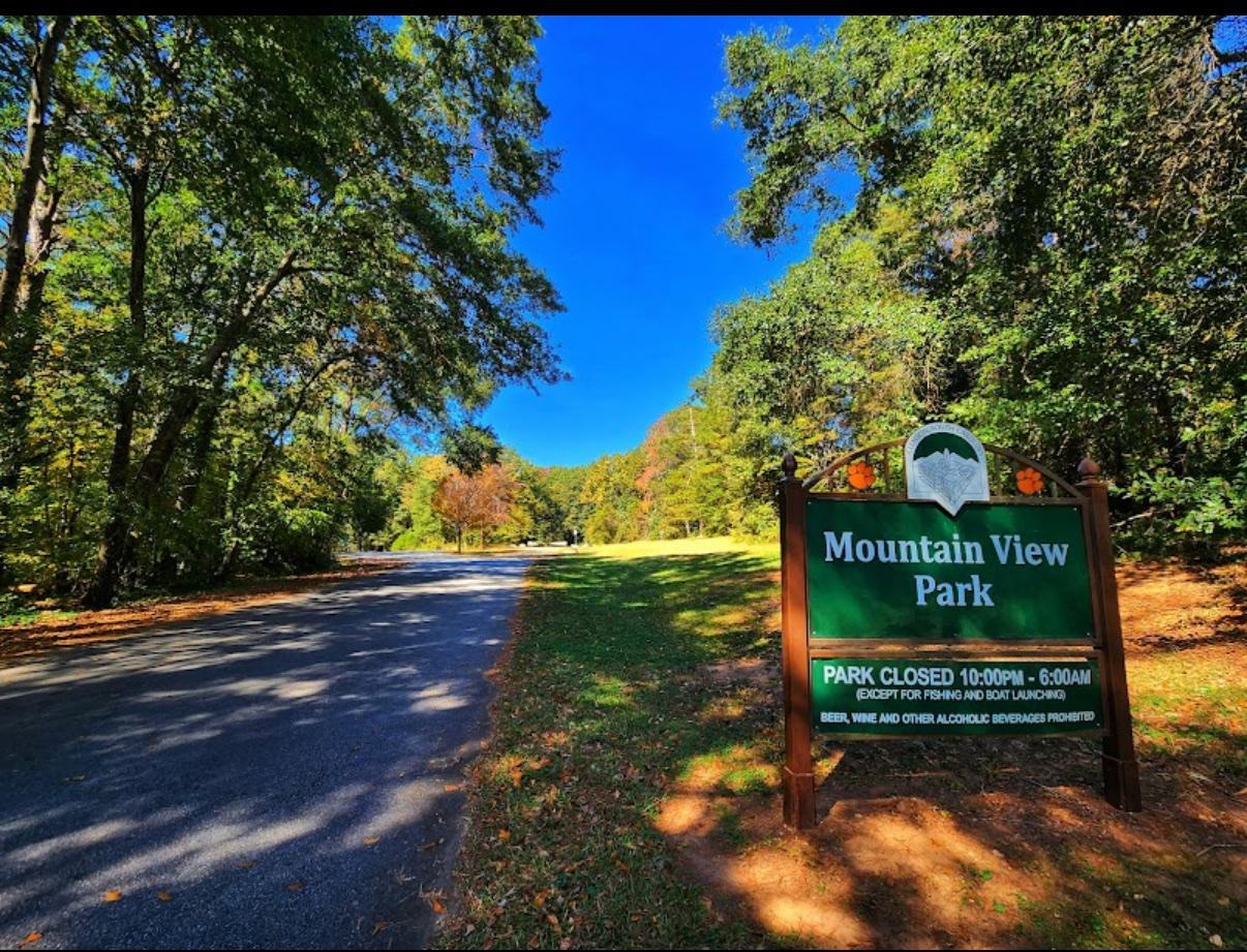 Pet Friendly Mountain View Park
