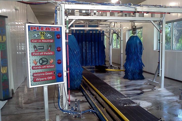 Pet Friendly Aqua Express Car Wash - Bourbonnais