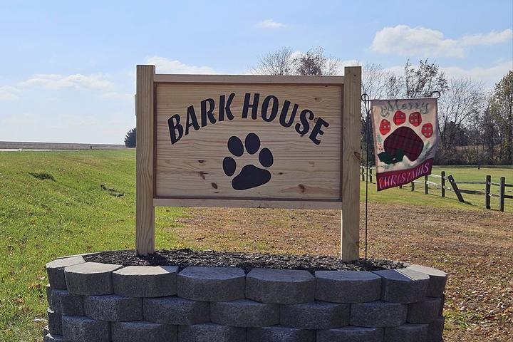 Pet Friendly Bark House Bed & Biscuit