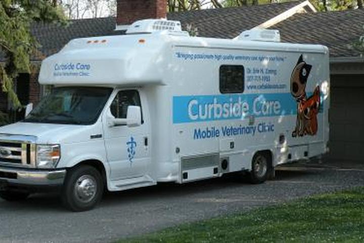 Pet Friendly Curbside Care Mobile Veterinary Clinic