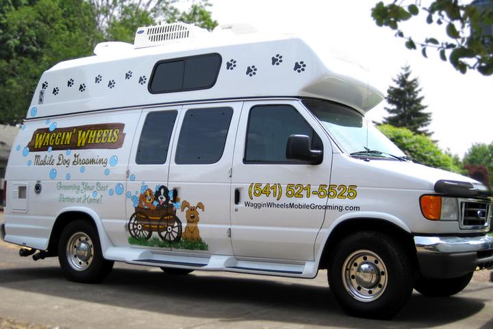 Pet Friendly Waggin' Wheels Mobile Dog Grooming