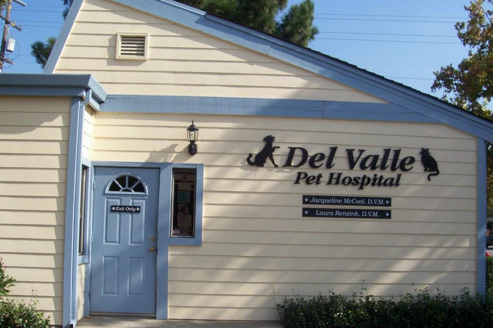 Pet Friendly Del Valle Pet Hospital