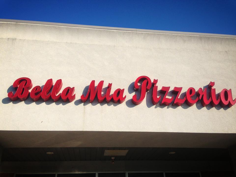 Pet Friendly Bella Mia Pizzeria & Restaurant