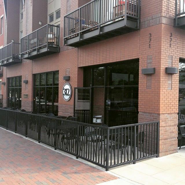 312 Pizza Company Is Pet Friendly