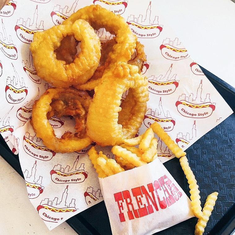 Stack's Chicago Style Eats Pet Policy