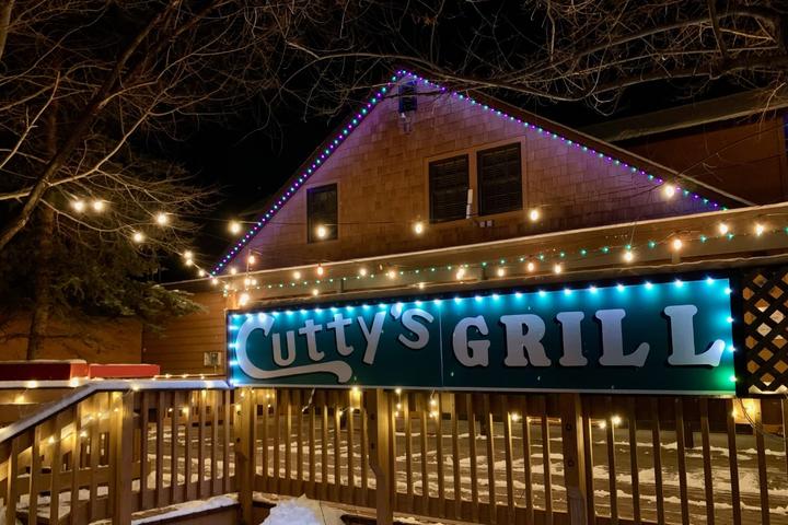 Pet Friendly Cutty's Bar & Grill