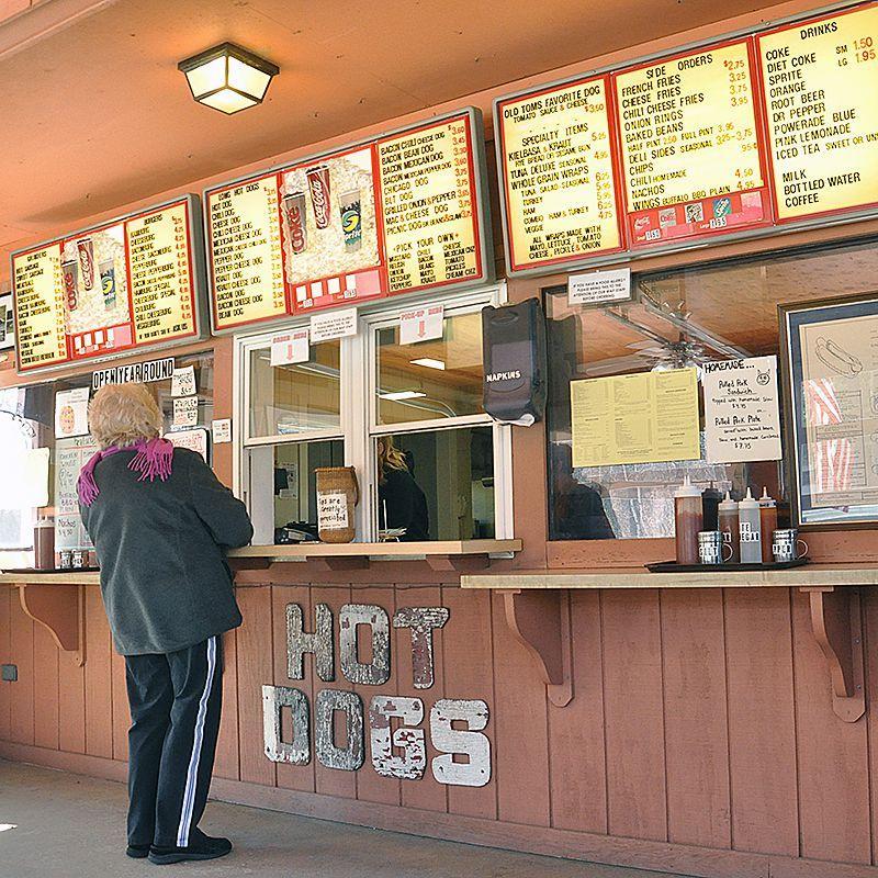 Pet Friendly Tom's Hot Dogs