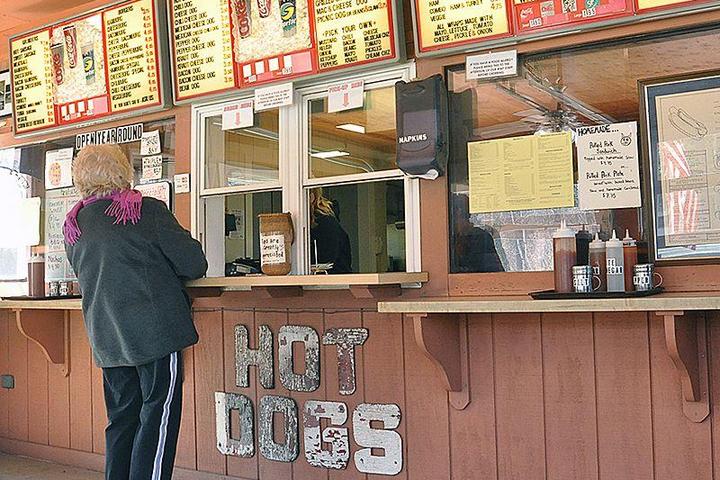 Pet Friendly Tom's Hot Dogs