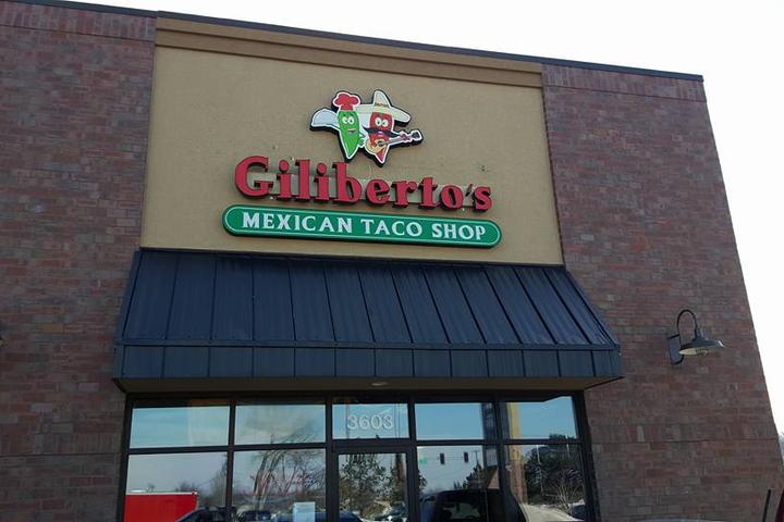 Pet Friendly Giliberto's Mexican Taco Shop