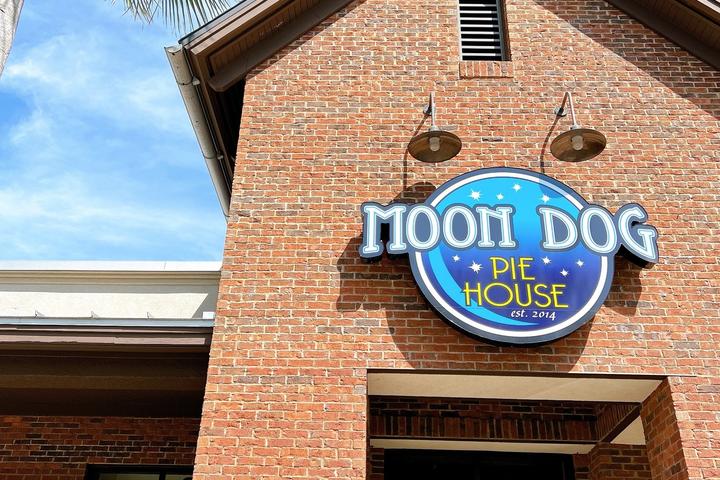 Pet Friendly Moon Dog Pie House