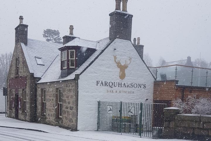 Pet Friendly Farquharsons Bar and Kitchen