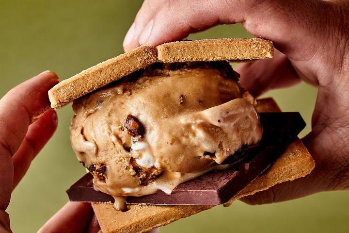 Bella Chocolate Fountain Recipe: Indulge in Decadence